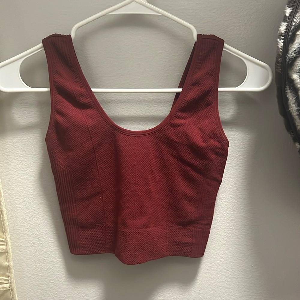 Gym shark Crop top size medium. Dark red